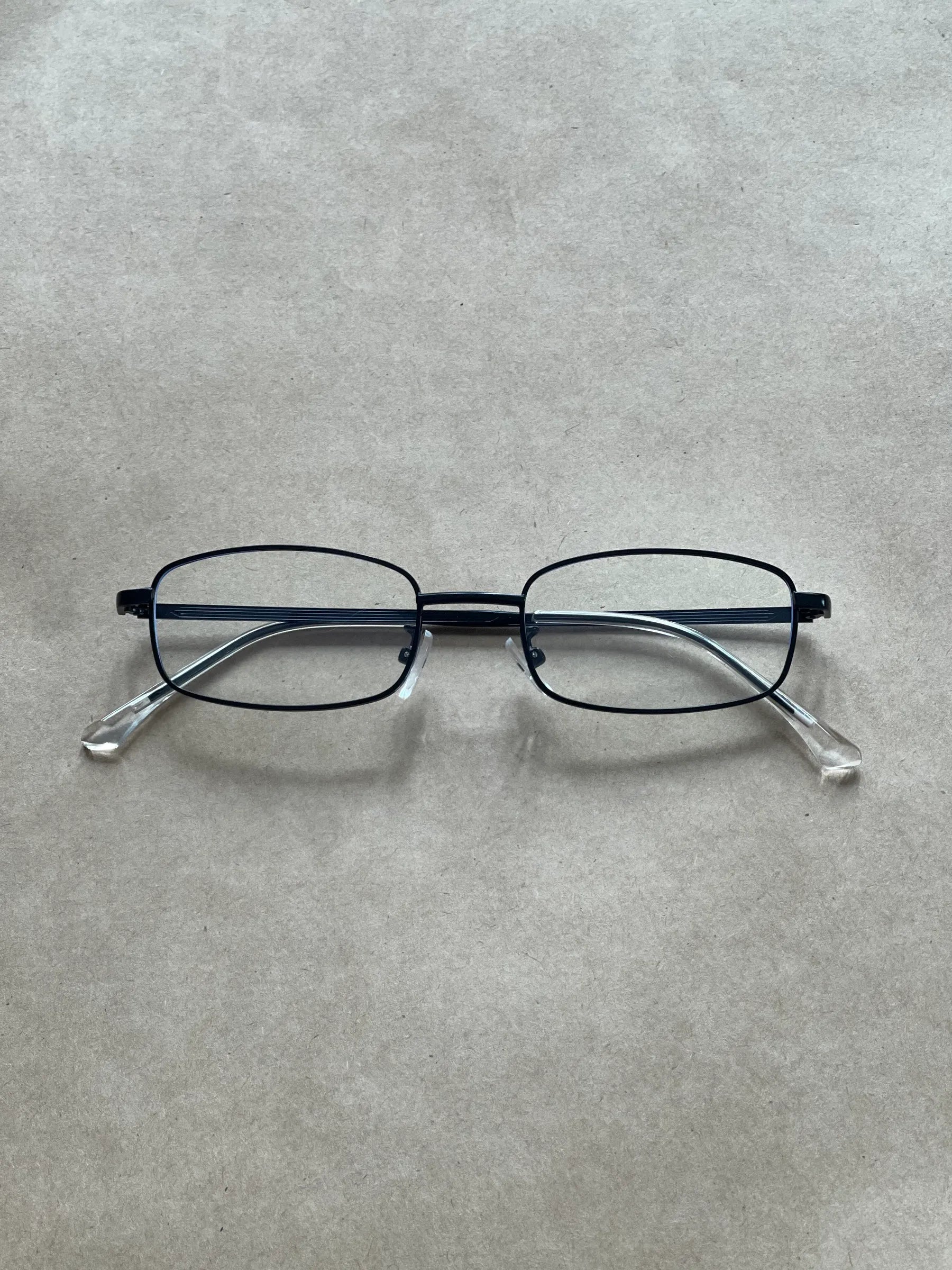 Thin Metal Rectangle Glasses