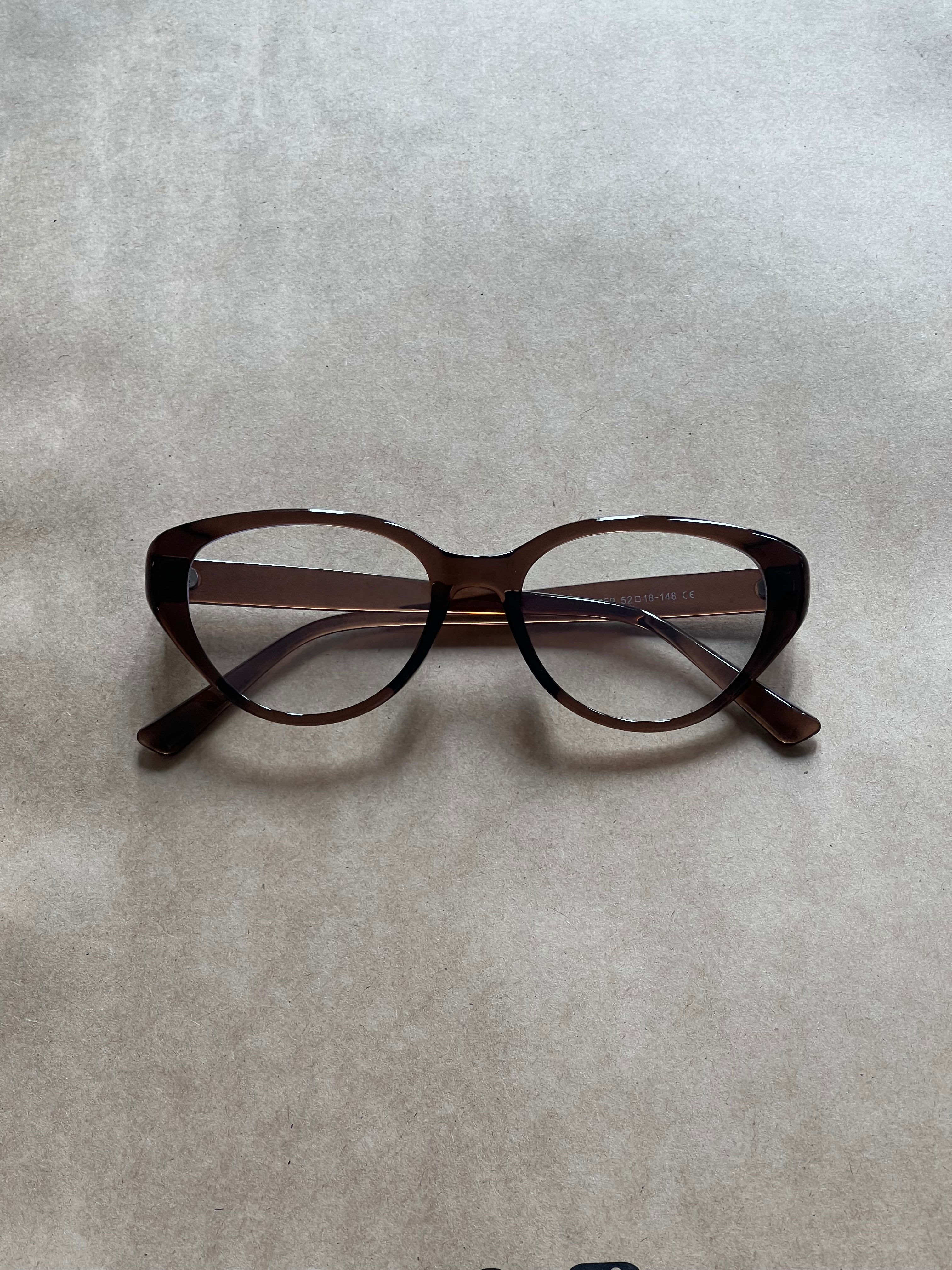 Vintage Cat-Eye Frame